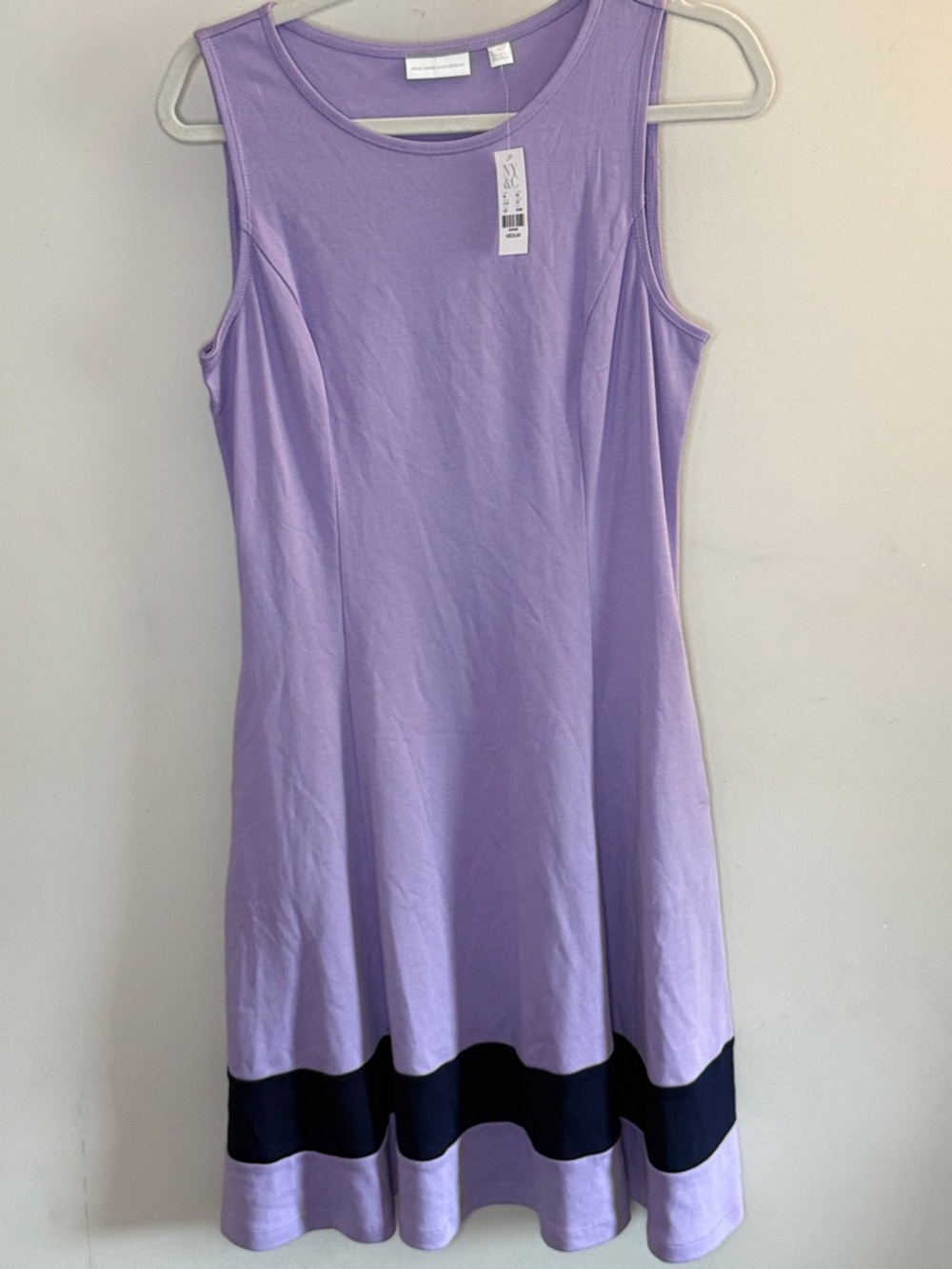 NWT - New York & Company Lilac Scoop Neck Sleeveless Top - Size Medium